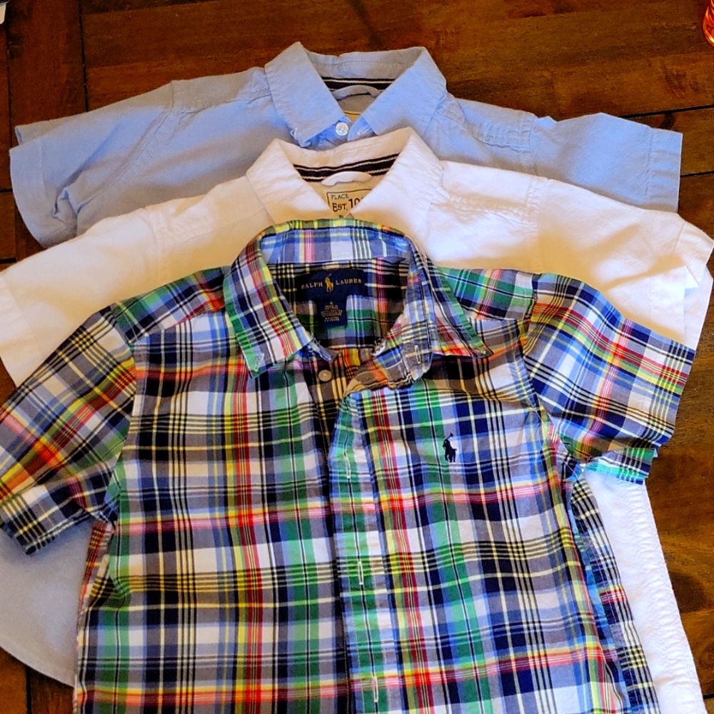 Boys short sleeve button down shirts size 5/6